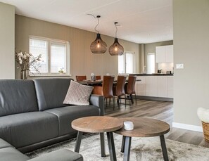 House | Living room - Villa With Garden, in a Holiday Park (Idskenhuizen)