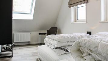 House | 3 bedrooms, individually furnished, bed sheets