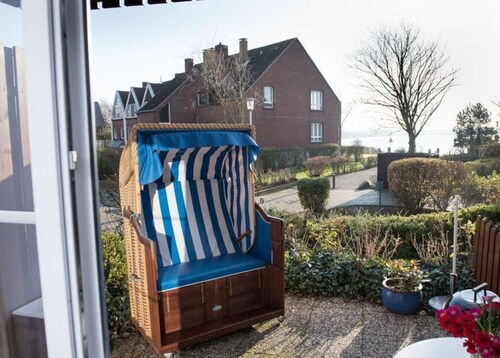 Small Sundblick by the sea in Lemkenhafen