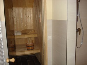 Apartment | Badezimmer