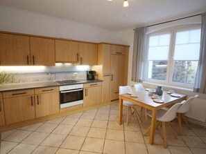 Apartment | Private kitchen - Holiday Apartment Watjewegs Deel (Geestland)