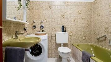 House | Bilik Mandi