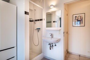 Apartment | Bathroom