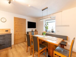 Apartment | Dining - Apartment in Uderns Near Spieljoch Ski (Uderns)