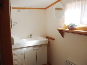 House | Bathroom - 4 Person Holiday Home in Ingmarso (Ingmarso)