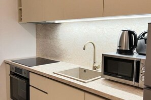Apartment | Private kitchen | Fridge, microwave, oven, stovetop - Apartments Jelena - One Bedroom Apartment (Dubrovnik)