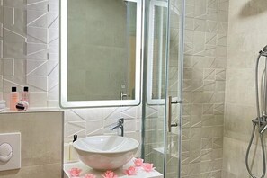 Apartment | Bathroom