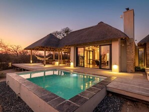 House | Pool | Outdoor pool - Villa in Hoedspruit With a Jacuzzi (Hoedspruit)
