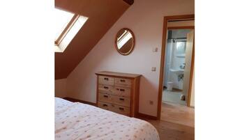 House | 6 bedrooms, individually furnished, iron/ironing board