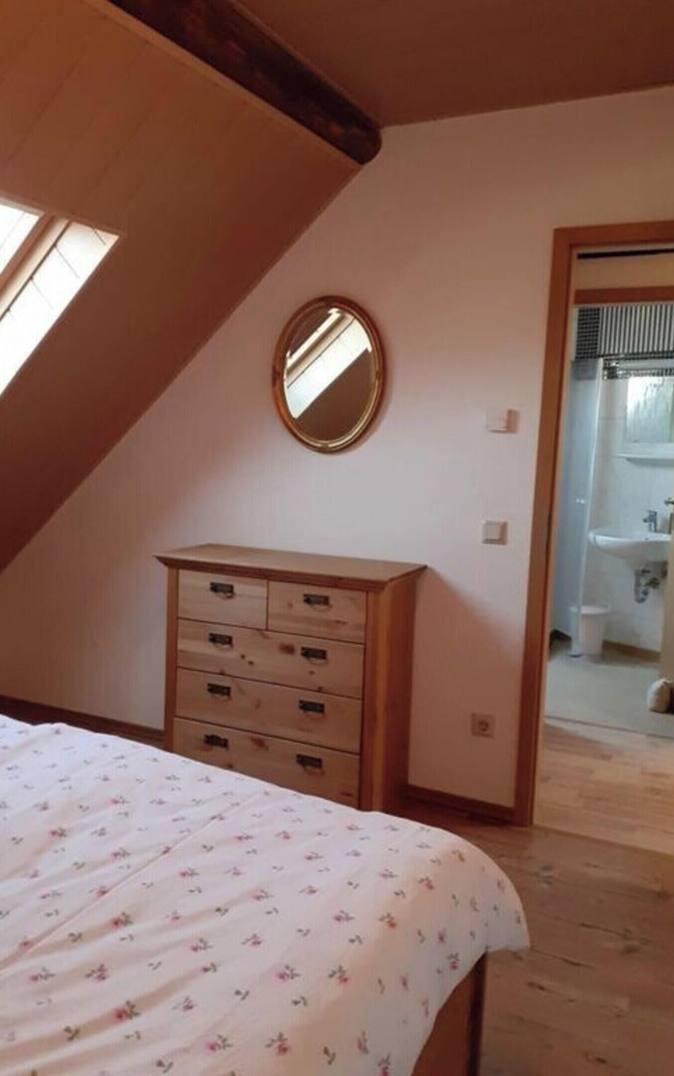 House | 6 bedrooms, individually furnished, iron/ironing board