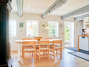 House | Dining - 6 Person Holiday Home in Svaneke (Svaneke)