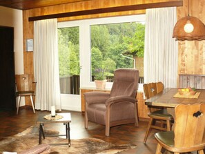 Living area - 1 Siefertshof Comfortable Holiday Residence (Mossautal)