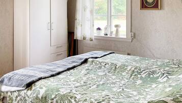 House | 2 bedrooms, individually furnished