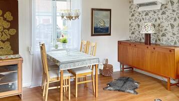 House | Dining