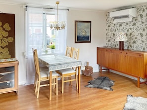 House | Dining