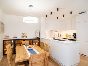 Apartment | Eigene Küche | Kühlschrank, Ofen, Herdplatte, Geschirrspüler