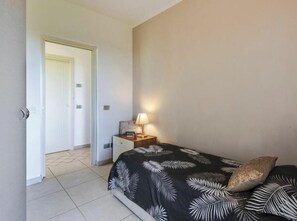 4 bedrooms, individually furnished - Villa Mia Comfortable Holiday Residence (Camaiore)