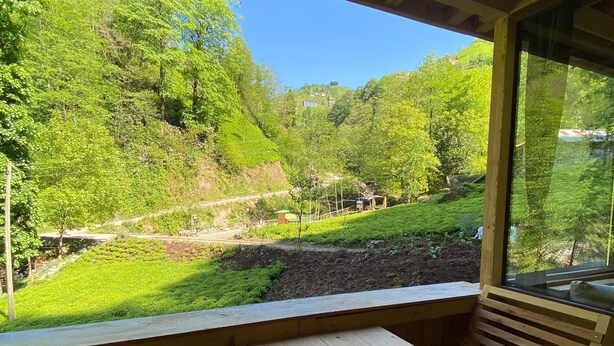 Eenvoudige bungalow, uitzicht op bergen | Terras