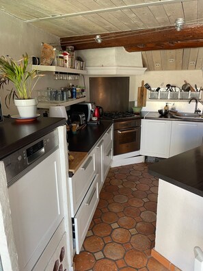 Fridge, microwave, oven, stovetop - Maison Provençale de Charme Avec Piscine (Meyrargues)