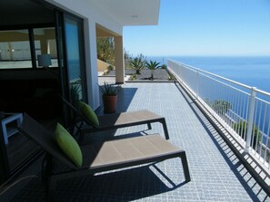 View from property - Casa Mariposa Comfortable Holiday Residence (Calheta)
