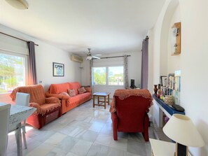 Living room - Belvilla by OYO Minarete 13B (Roquetas de Mar)