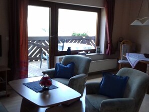 Living area - Holiday Apartment Moselle Beach 1 (Lösnich)