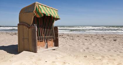 Deck 4 Modern Retreat