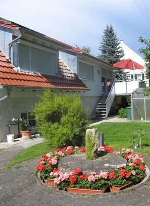 House | Exterior - Oak Modern Retreat in Uberlingen (Ueberlingen)