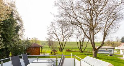 Oak Modern Retreat in Uberlingen