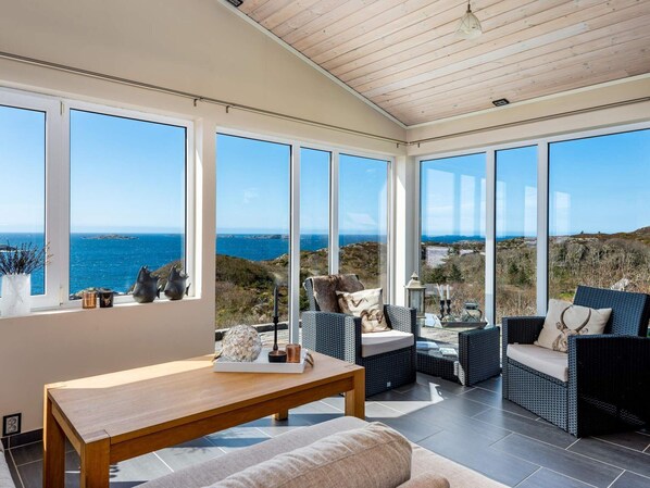 Talo | 4 makuuhuonetta, yksilöllisesti kalustettu