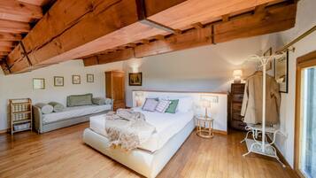 2 Schlafzimmer, BĂŒgeleisen/BĂŒgelbrett, kostenloses WLAN, BettwĂ€sche