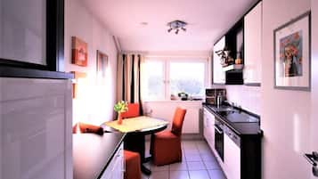 House | Private kitchen | Electric kettle, toaster, highchair