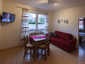 Dining - South Beach Modern Retreat (Borkum)