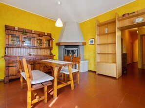 House | Dining - Holiday Home in Marciaga With Pool & Gulf Views (Costermano sul Garda)