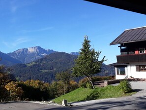 Property grounds - Holiday Apartment on the Slope (Berchtesgaden)