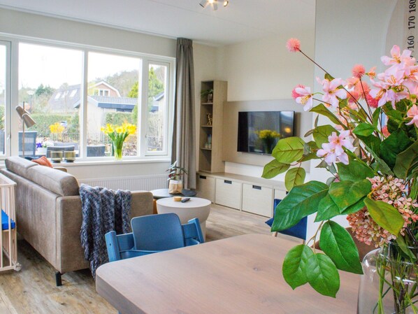 Dining - Holiday Home in Noordwijk Near the Beach (Noordwijk)