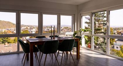 Apartment for 6 Modern Retreat