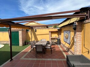 Chalet | Exterior - Belvilla by OYO Single Chalet en La Adrada (La Adrada)