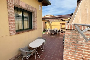 Chalet | Exterior - Belvilla by OYO Single Chalet en La Adrada (La Adrada)