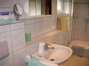 Apartment | Bathroom