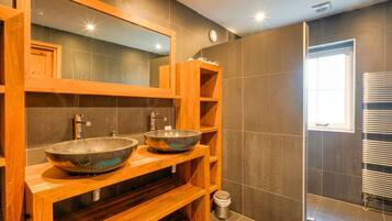 House | Bathroom | Bathtub