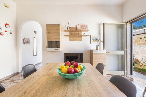 Villa | Dining room - 3890 Villetta Soliento by Barbarhouse (Porto Cesareo)