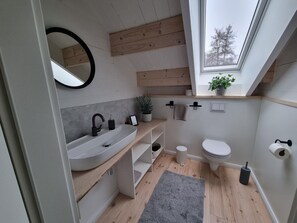 Apartment | Bathroom