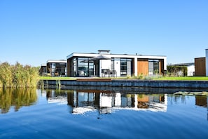 House | Exterior - Waterfront Family Retreat (Loosdrecht)