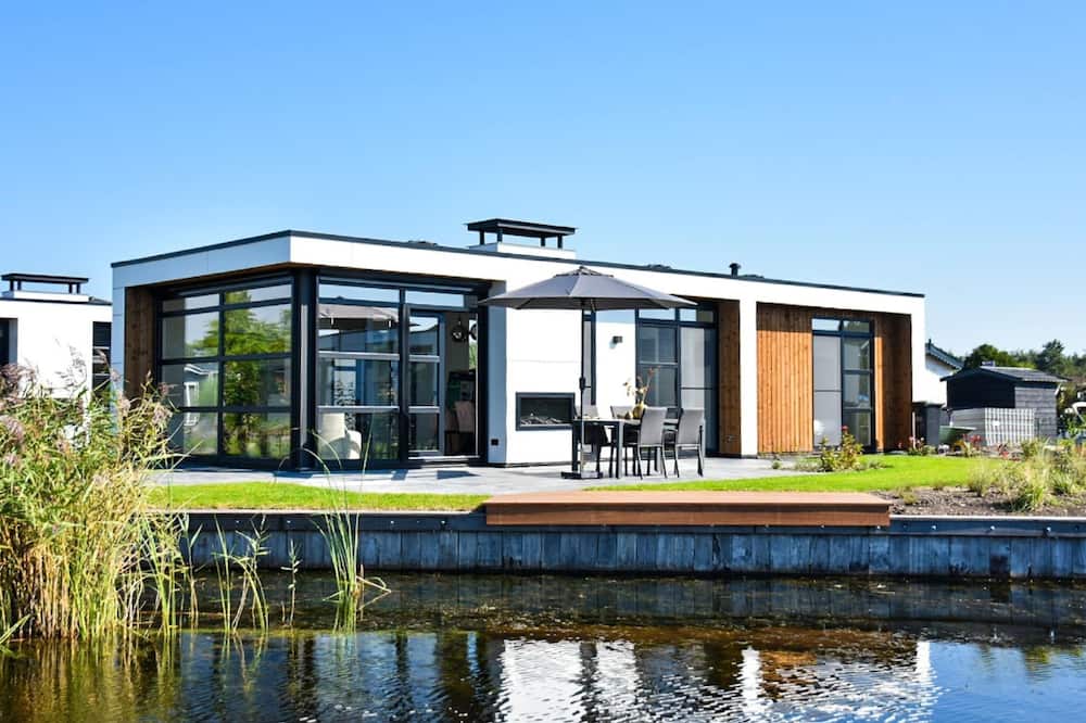 Waterfront Family Retreat