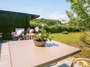 House | Tempat makan luar