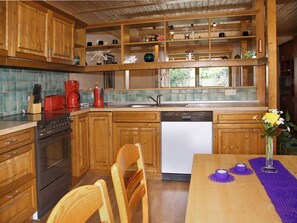 Maison | Cuisine privée | Four, bouilloire électrique, grille-pain