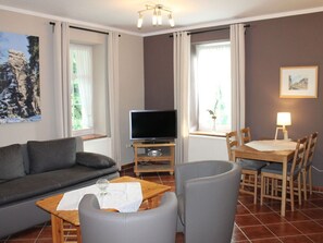 Apartment | Living area - Holiday Apartment Comfortable Vacation Home (Annaberg-Buchholz)