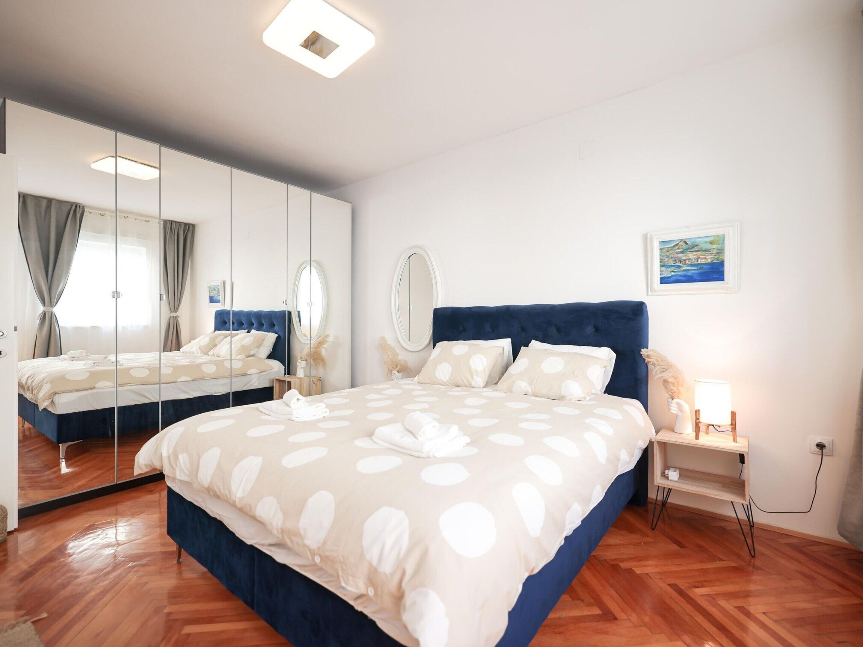 Apartemen | 1 kamar tidur, setrika/meja setrika, dan seprai linen