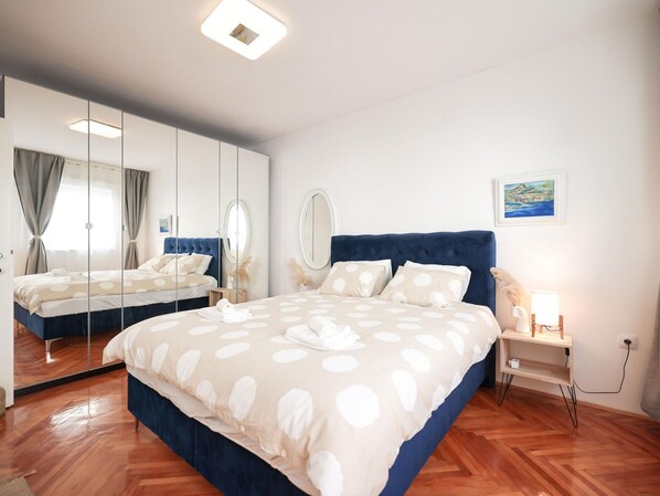 Apartment - Modern Apartment With Terrace Near old Town (Zadar)